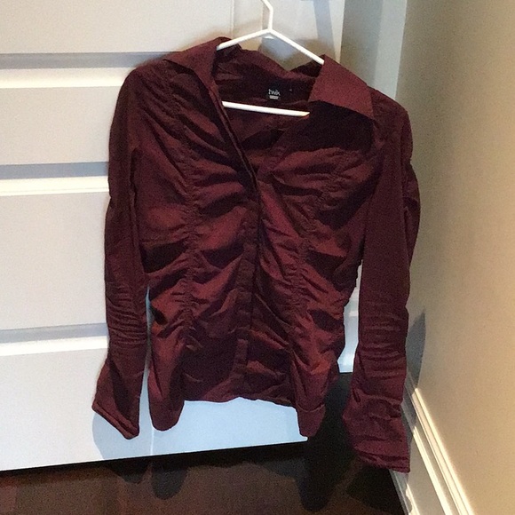 Super cute blouse!!! Eggplant coloured!!! - Picture 1 of 2